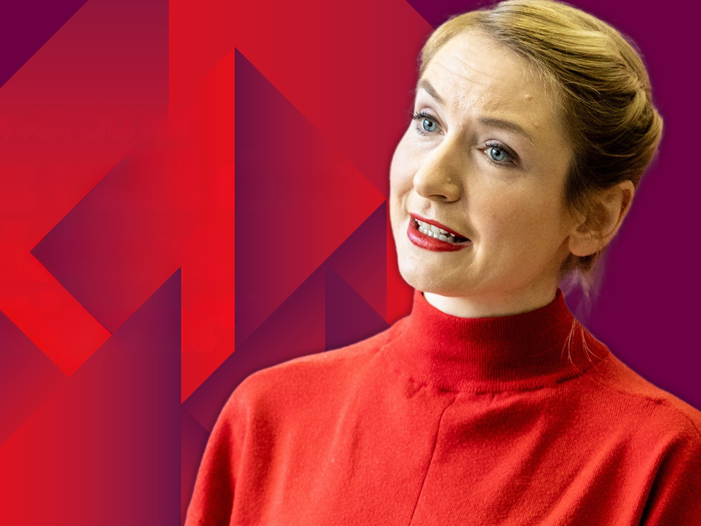 Ines Schwerdtner im roten Pullover vor grafischem rot-violettem Hintergrund